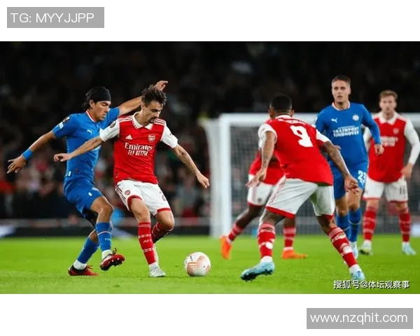 曼联客场艰难取胜，阿森纳继续保持不败：英超两大豪门的命运交响曲